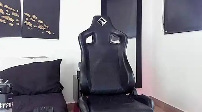 Snapshot of Dereck_vega chatting on 02.08.25 Dereck vega online show from 02.08.25