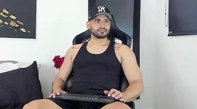 Snapshot of Dereck_vega chatting on 02.12.25 Dereck vega online show from 02.12.25