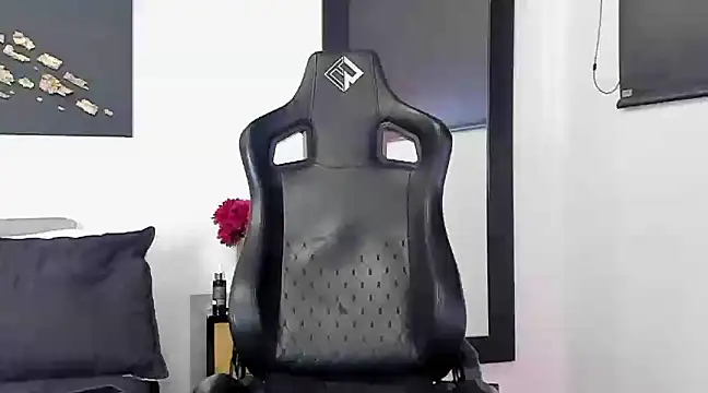 Snapshot of Dereck_vega chatting on 03.08.25 Dereck vega online show from 03.08.25