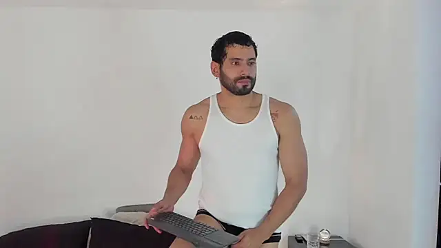 Snapshot of Dereck_vega chatting on 09.09.25 Dereck vega online show from 09.09.25