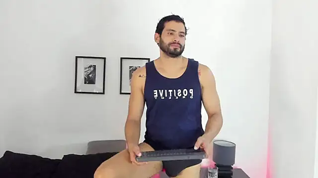 Snapshot of Dereck_vega chatting on 10.02.25 Dereck vega online show from 10.02.25