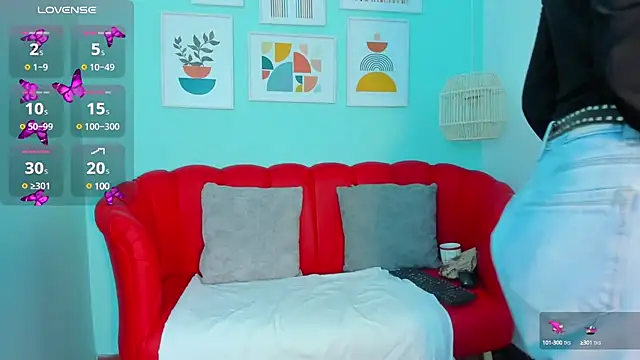 Nahiajhonson  online show from 02.25.25