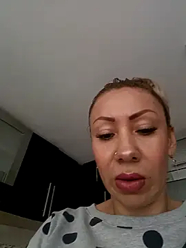 coral smitth online show from 02.11.25