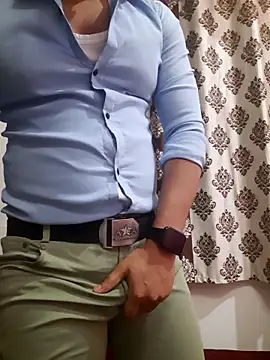 Snapshot of Guyinshortss chatting on 03.03.26 Guyinshortss online show from 03.03.26