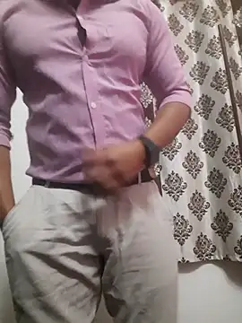 Snapshot of Guyinshortss chatting on 03.28.26 Guyinshortss online show from 03.28.26