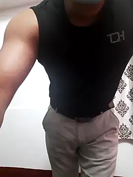 Snapshot of Guyinshortss chatting on 04.01.26 Guyinshortss online show from 04.01.26