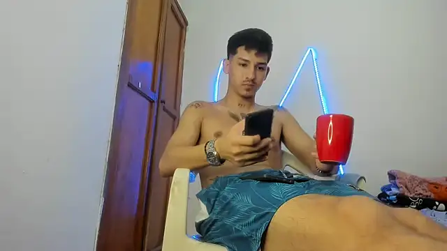 Snapshot of MasterSEX420 chatting on 12.18.25 MasterSEX420 online show from 12.18.25