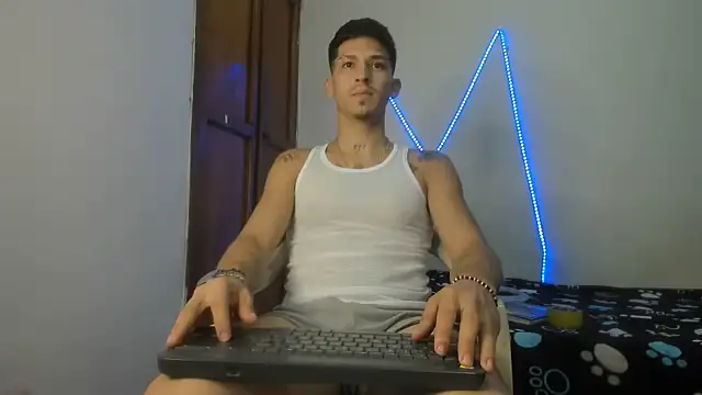 Snapshot of MasterSEX420 chatting on 02.01.26 MasterSEX420 online show from 02.01.26