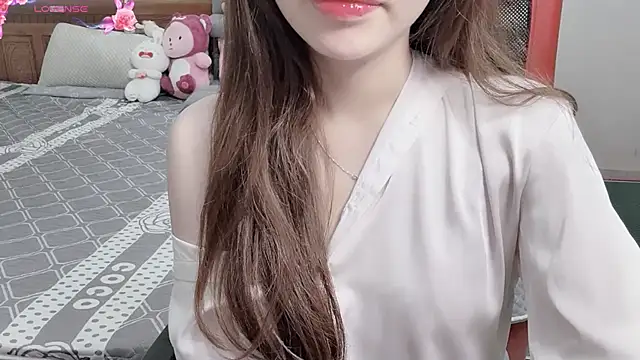 Snapshot of TrinhH_Nabbi chatting on 05.08.26 TrinhH Nabbi online show from 05.08.26