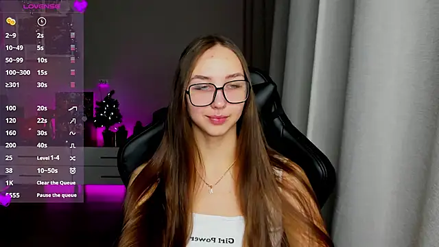 Snapshot of Sm0ly chatting on 12.20.24 Sm0ly online show from 12.20.24