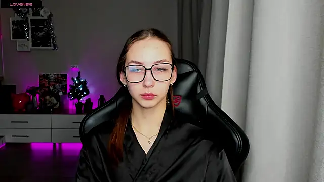 Snapshot of Sm0ly chatting on 12.28.24 Sm0ly online show from 12.28.24