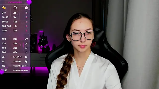 Snapshot of Sm0ly chatting on 12.30.24 Sm0ly online show from 12.30.24