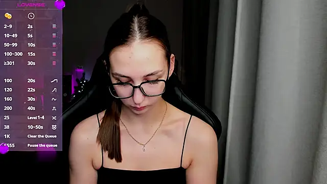 Snapshot of Sm0ly chatting on 01.06.25 Sm0ly online show from 01.06.25