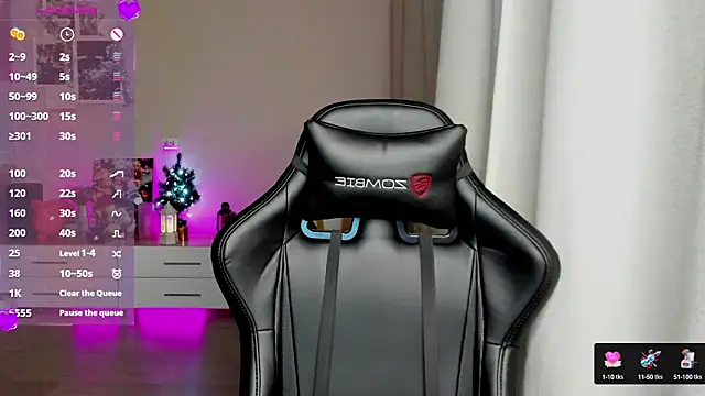 Snapshot of Sm0ly chatting on 01.12.25 Sm0ly online show from 01.12.25