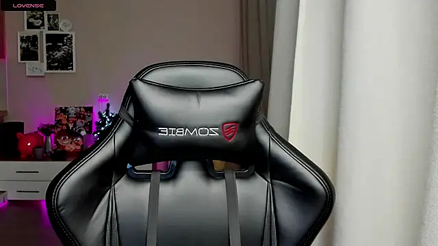 Snapshot of Sm0ly chatting on 02.07.25 Sm0ly online show from 02.07.25