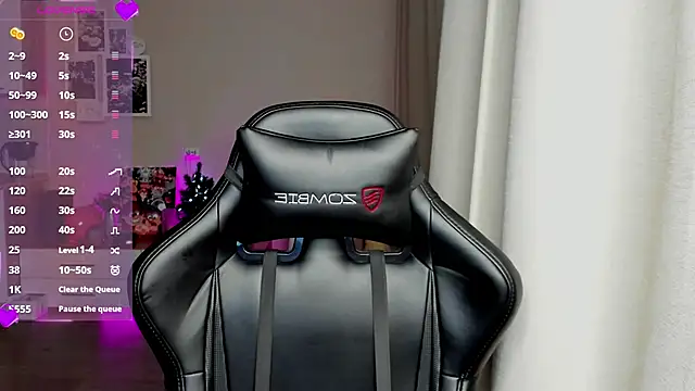 Snapshot of Sm0ly chatting on 02.10.25 Sm0ly online show from 02.10.25