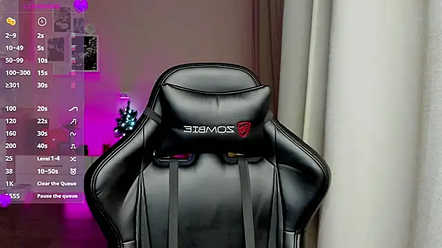 Snapshot of Sm0ly chatting on 02.22.25 Sm0ly online show from 02.22.25