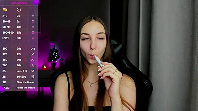 Snapshot of Sm0ly chatting on 02.23.25 Sm0ly online show from 02.23.25