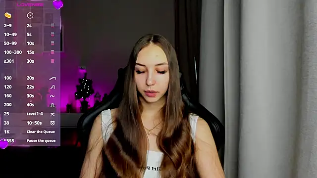 Snapshot of Sm0ly chatting on 02.28.25 Sm0ly online show from 02.28.25