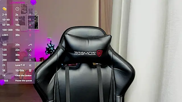 Snapshot of Sm0ly chatting on 03.19.25 Sm0ly online show from 03.19.25