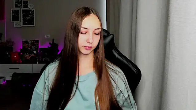 Snapshot of Sm0ly chatting on 09.13.25 Sm0ly online show from 09.13.25