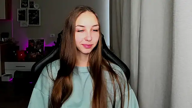 Snapshot of Sm0ly chatting on 09.16.25 Sm0ly online show from 09.16.25