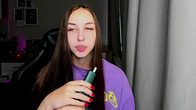 Snapshot of Sm0ly chatting on 09.23.25 Sm0ly online show from 09.23.25