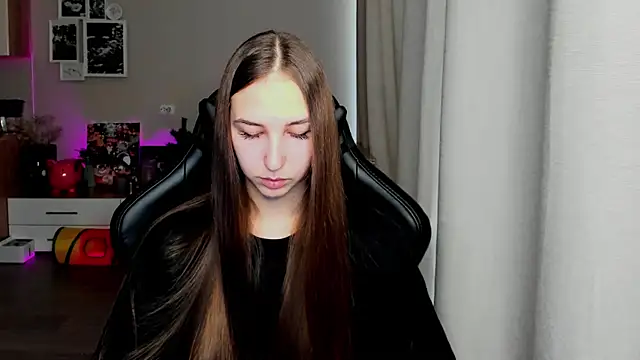 Snapshot of Sm0ly chatting on 09.27.25 Sm0ly online show from 09.27.25