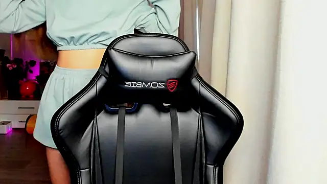 Snapshot of Sm0ly chatting on 10.16.25 Sm0ly online show from 10.16.25