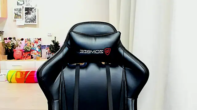 Snapshot of Sm0ly chatting on 10.23.25 Sm0ly online show from 10.23.25