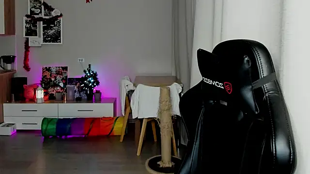 Snapshot of Sm0ly chatting on 01.12.26 Sm0ly online show from 01.12.26