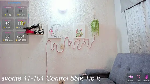 Snapshot of samanthaeliott22 chatting on 11.25.25 samanthaeliott22 online show from 11.25.25