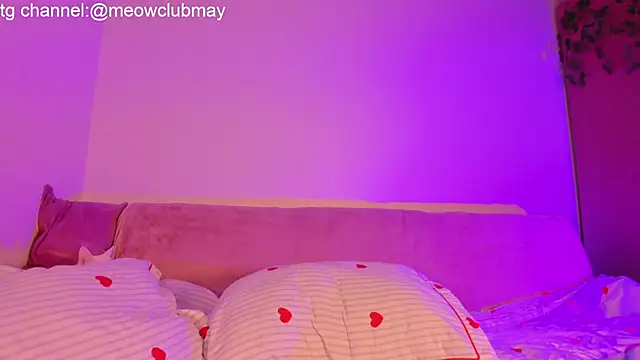 Snapshot of may_meowww chatting on 11.13.25 may meowww online show from 11.13.25