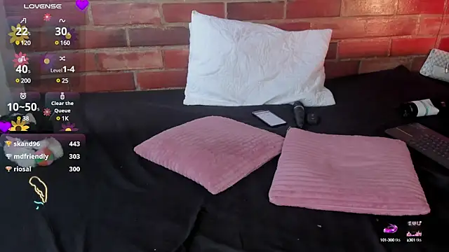 Snapshot of crystalvazquez chatting on 02.08.25 crystalvazquez online show from 02.08.25