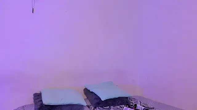 Snapshot of crystalvazquez chatting on 11.05.25 crystalvazquez online show from 11.05.25