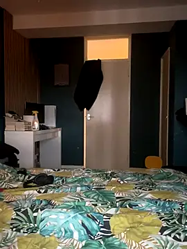 Snapshot of EmmaXXX666 chatting on 12.15.25 EmmaXXX666 online show from 12.15.25