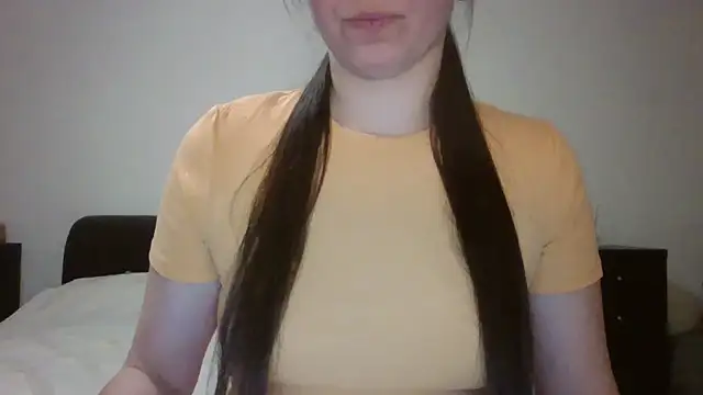 Snapshot of VanesaJewelz chatting on 03.05.25 VanesaJewelz online show from 03.05.25