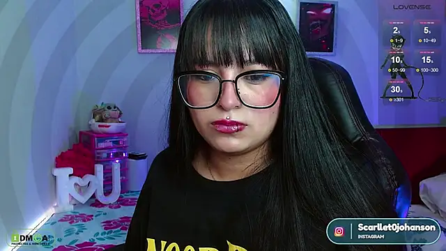 Miss scarllet  online show from 02.20.25