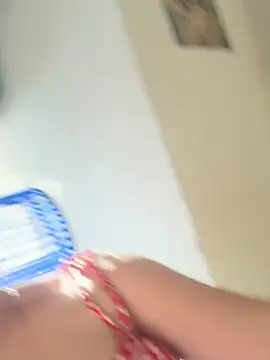 Mia foxx  online show from 11.14.25