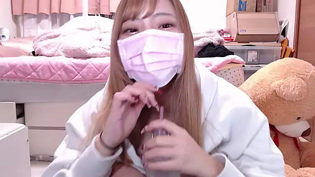  chanMOMO  online show from 01.03.25