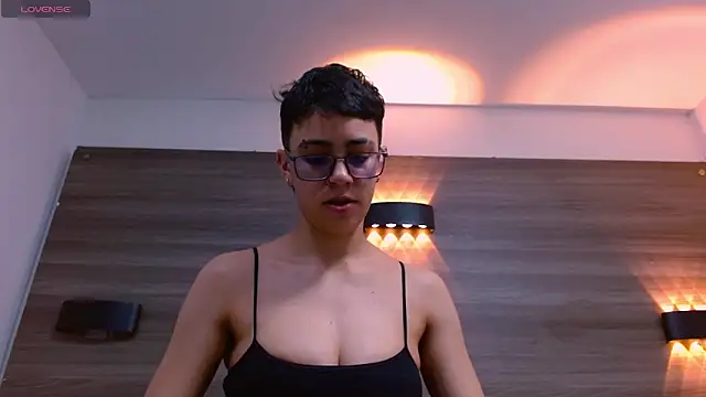 Cutie Shy  online show from 02.27.25