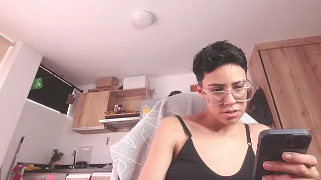 Cutie Shy  online show from 04.29.26