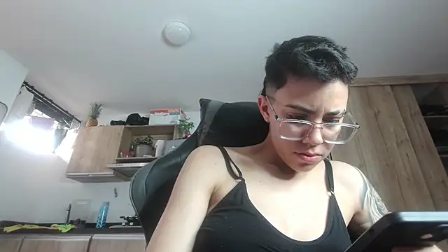 Cutie Shy  online show from 06.12.26