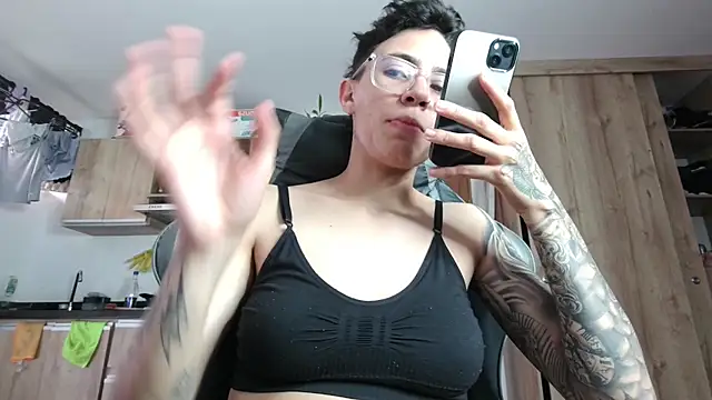 Cutie Shy  online show from 06.23.26