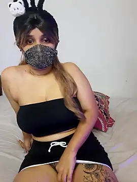 Snapshot of Wild_wifey chatting on 12.07.24 Wild wifey online show from 12.07.24