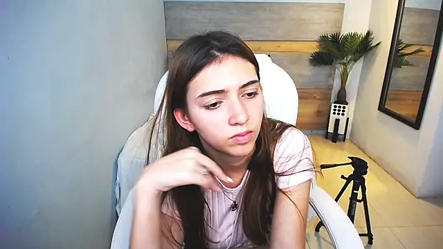 Snapshot of liseth_fox chatting on 12.10.24 liseth fox online show from 12.10.24