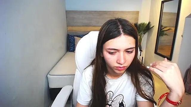 Snapshot of liseth_fox chatting on 12.11.24 liseth fox online show from 12.11.24