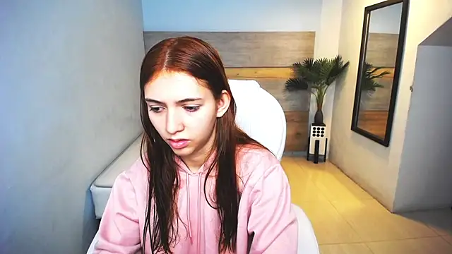 Snapshot of liseth_fox chatting on 12.27.24 liseth fox online show from 12.27.24