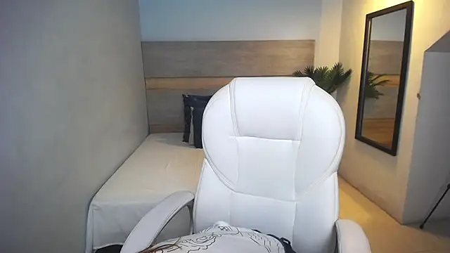 Snapshot of liseth_fox chatting on 01.16.25 liseth fox online show from 01.16.25