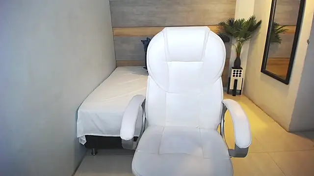 Snapshot of liseth_fox chatting on 01.18.25 liseth fox online show from 01.18.25